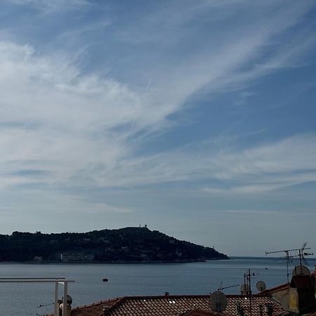 The Seaside Serenity - Calm & Charming Bay View Flat - Heart Of Villefranche Luaran gambar