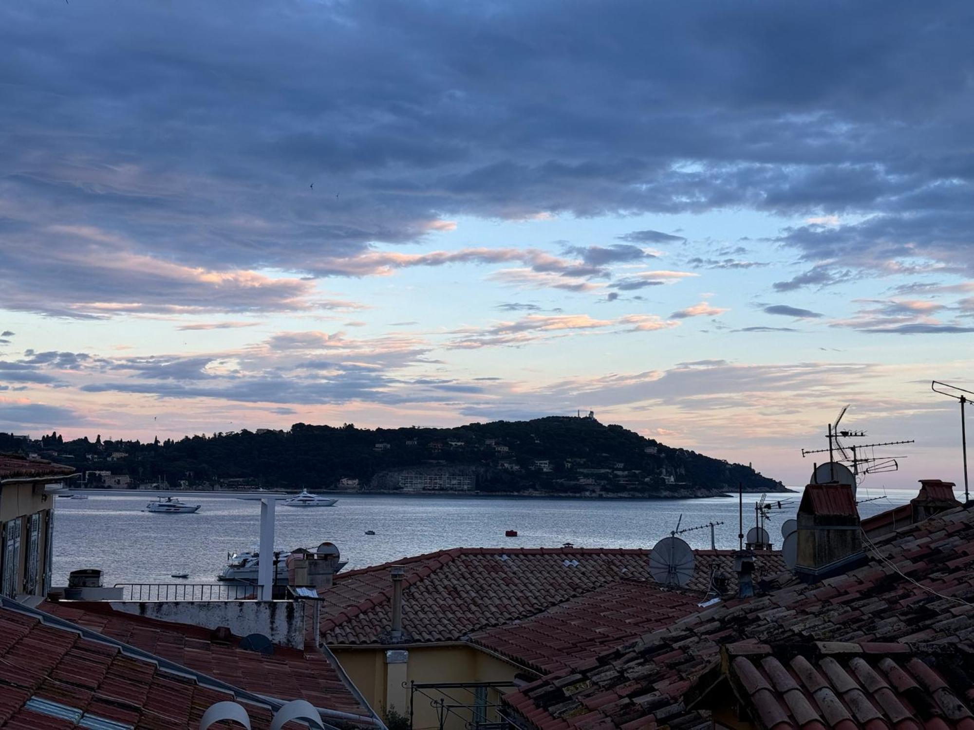 The Seaside Serenity - Calm & Charming Bay View Flat - Heart Of Villefranche Luaran gambar